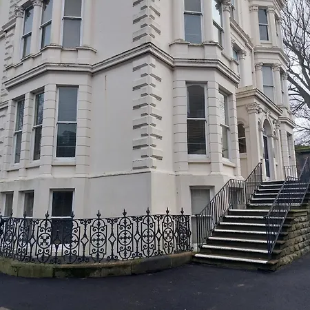 Apartment Easby Hall 4 - 2 Bed Bath And Ensuite