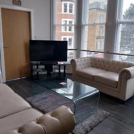 Apartment Easby Hall 4 - 2 Bed Bath And Ensuite Scarborough